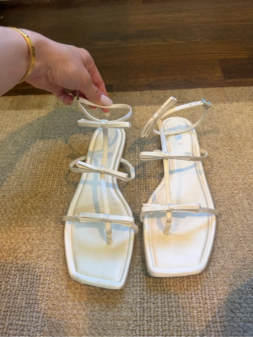 Zara White Strappy Bow Sandals - Picture 2 of 4